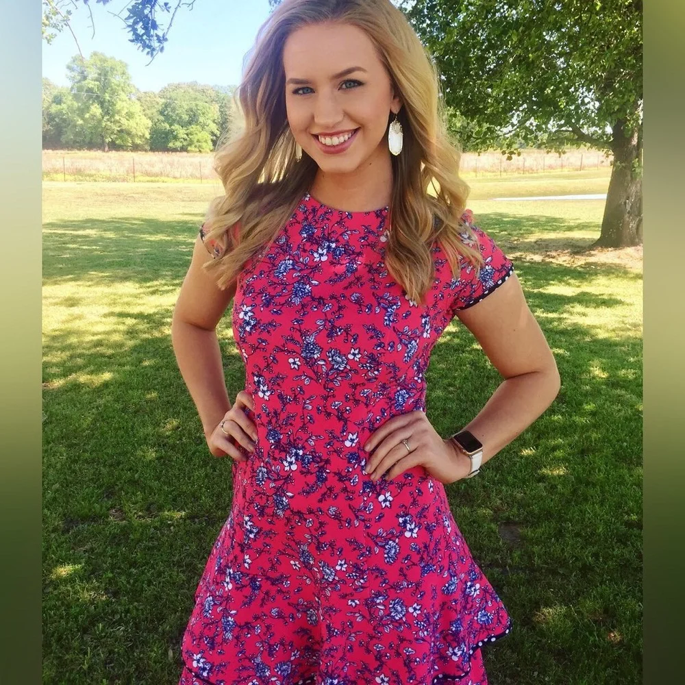 Adorable Floral pink dress! - Picture 2 of 6